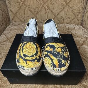 Versace kids Black and‎ Yellow Espadrilles size 32 New